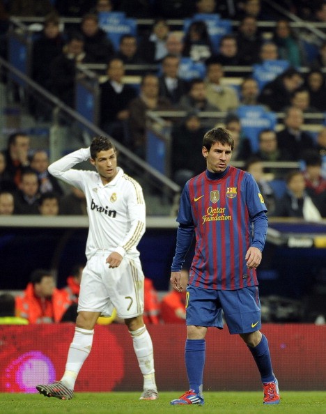 Đây chẳng phải là chuyện lạ bởi ai cũng biết hai siêu sao này luôn là đại kình địch của nhau trong cuộc đua tới mọi danh hiệu. Mối quan hệ của họ trong thời gian gần đây ngày một căng thằng. Trong lần giáp mặt mới nhất ở trận lượt về tranh Siêu cúp Tây Ban Nha, cuối trận Messi và Ronaldo đã từ chối bắt tay nhau...